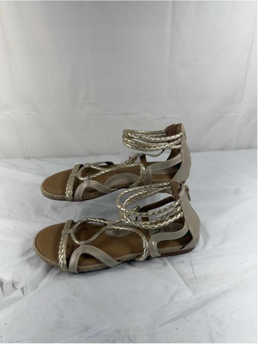 Born B.o.c. Women’s Gold Beginning Gladiator Sandal in Sz. 8 new